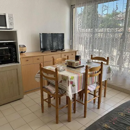 Centre-ville, Proche - Appt 2p Cabine, 4 Pers Avec Parking Prive, - Fr-1-250-114 * Le Grau-du-Roi