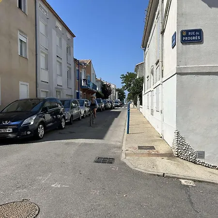 Centre-ville, Proche - Appt 2p Cabine, 4 Pers Avec Parking Prive, - Fr-1-250-114 Apartment Le Grau-du-Roi