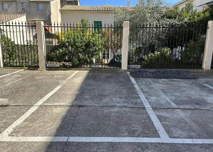 Centre-ville, Proche - Appt 2p Cabine, 4 Pers Avec Parking Prive, - Fr-1-250-114 Daire Le Grau-du-Roi